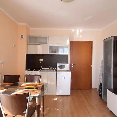 New Estate In Chateau Valon Солнечный берег